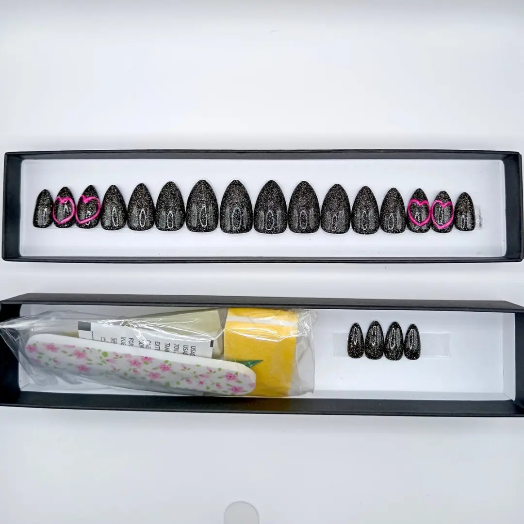 SD Press on Nails No. 44 Electric Heart M - Zwart Glitter Neon Hartje - 20 Stuks