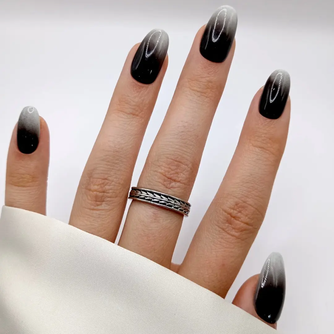 SD Press on Nails No. 125 Mist Nagelset - 20 Stuks - Zwart/Grijs Ombre - Medium Rond