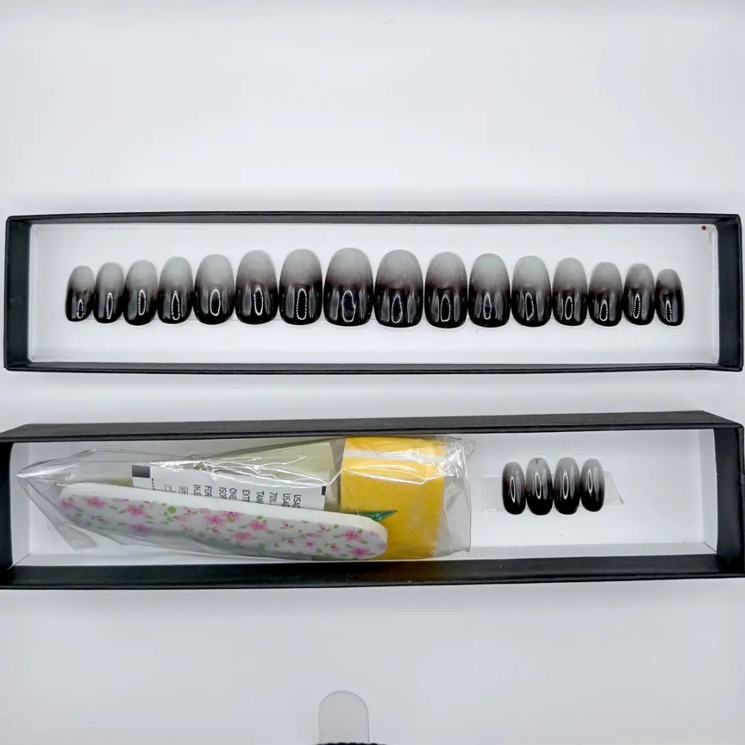 SD Press on Nails No. 125 Mist Nagelset - 20 Stuks - Zwart/Grijs Ombre - Medium Rond - afbeelding 6 van 6