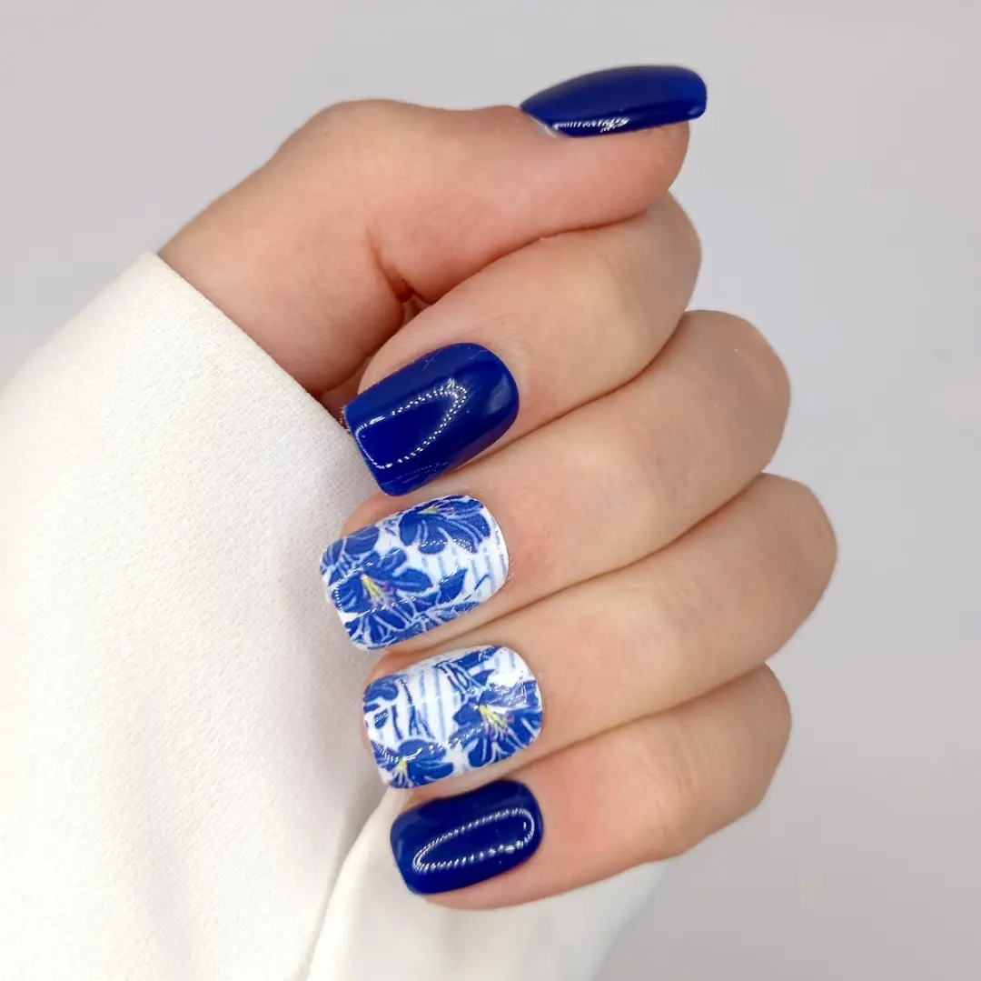 SD Press on Nails B-29 Plaknagels - 20 Stuks - Donkerblauw Bloemen