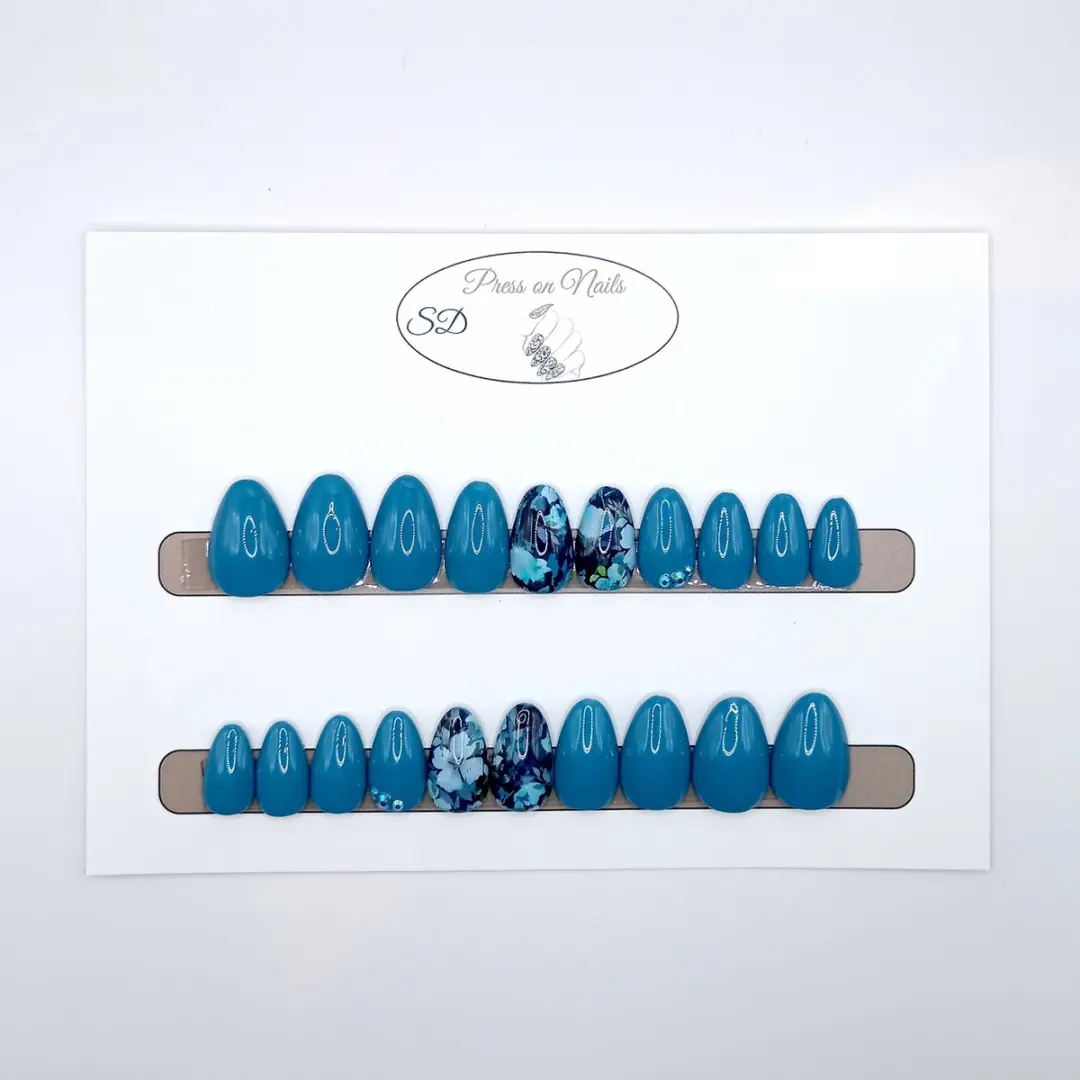SD Press on Nails B-227 Plaknagels - 20 Stuks - XS Stiletto - Blauw Bloemen Steentjes