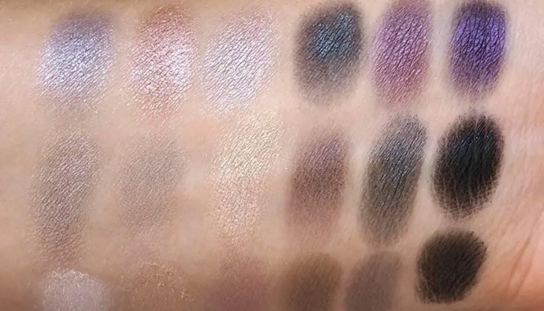 Makeup Revolution Hard Day Oogschaduw Palette - 18 Kleuren