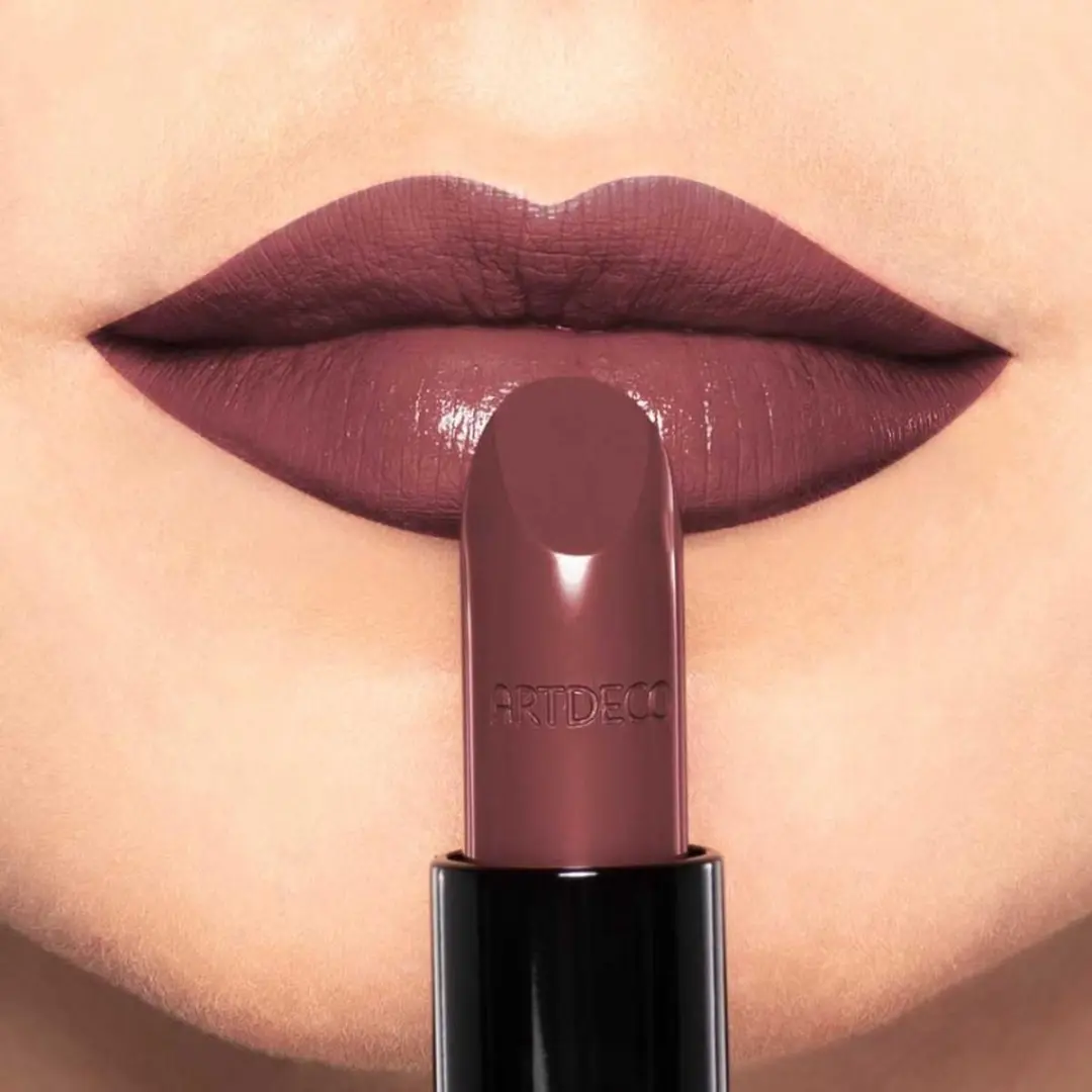 Artdeco Perfect Color Lipstick 823 Red Grape - 4g