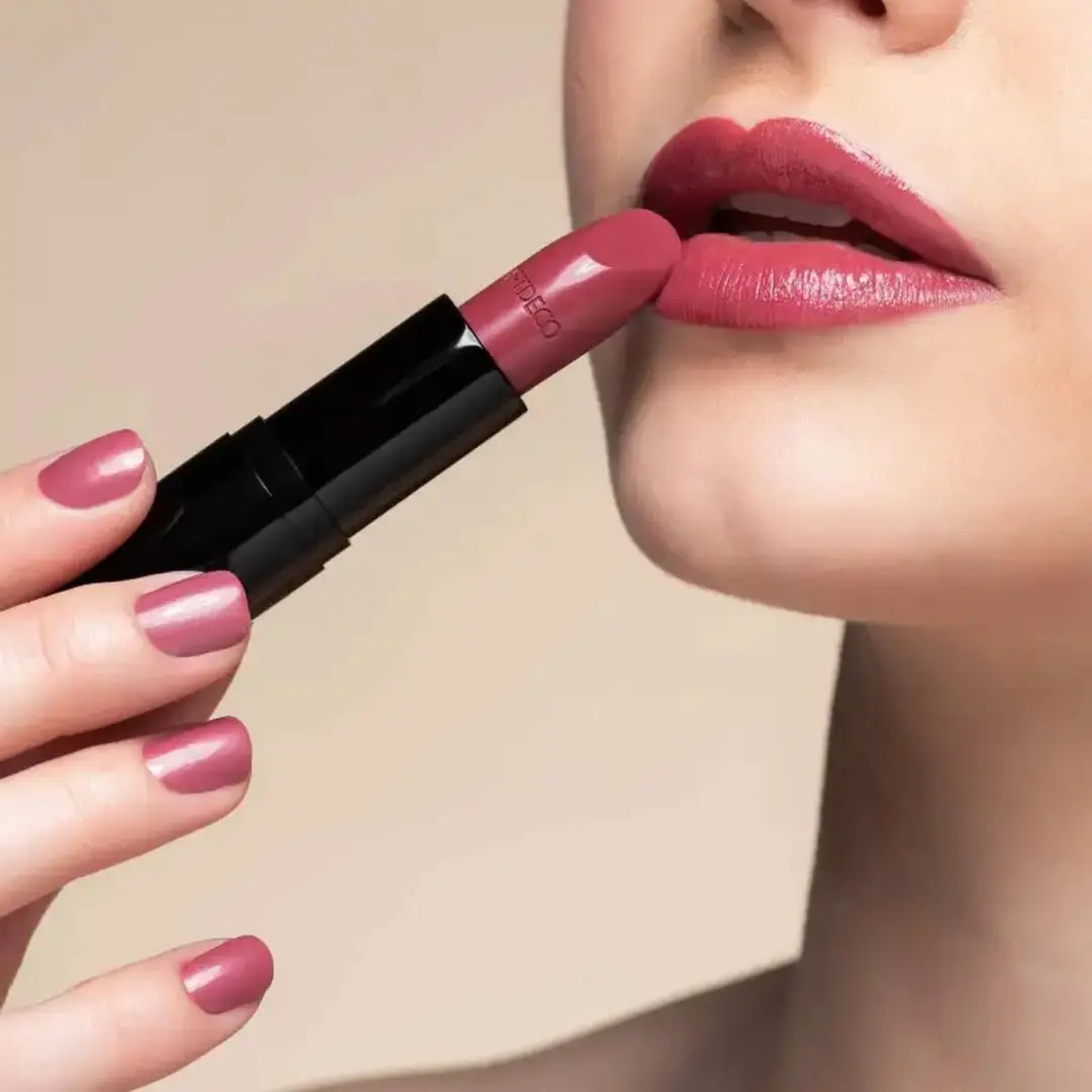 Artdeco Perfect Color Lipstick 818 Perfect Rosewood - 4g
