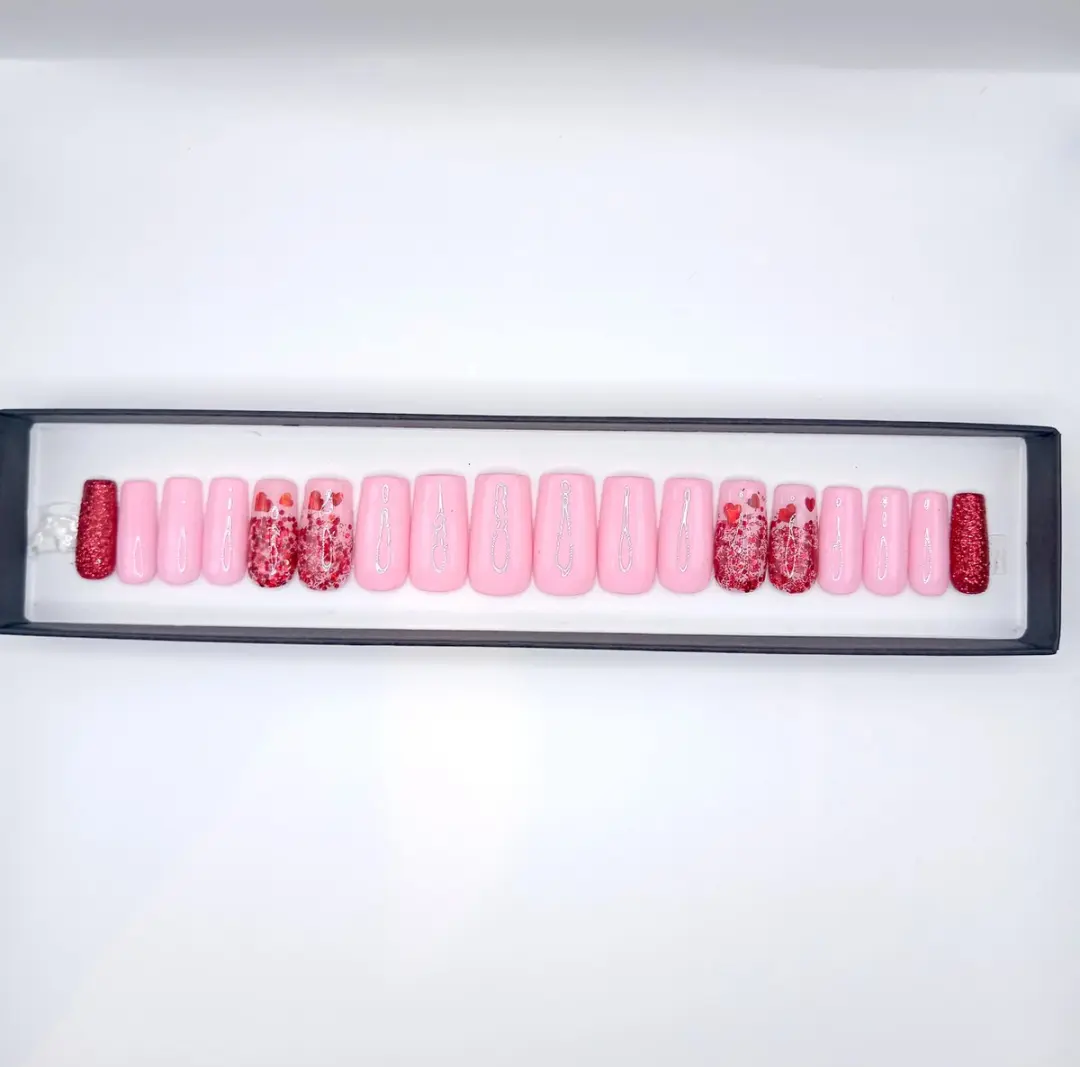 SD Press on Nails Love is in the Air Plaknagels - Roze Rood Hartjes - 20 Stuks