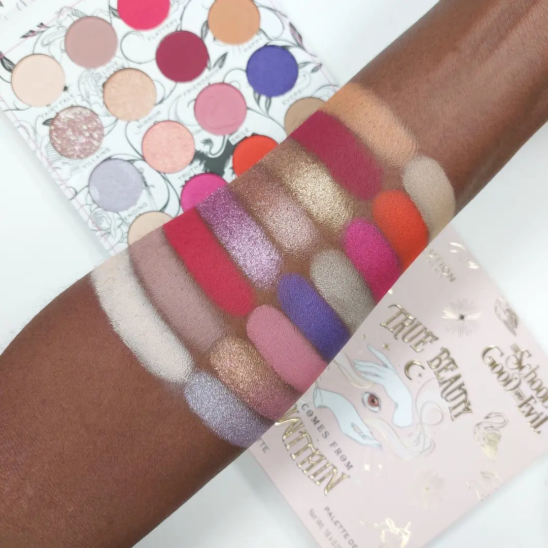 Makeup Revolution The School Of Good & Evil Evers Oogschaduw Palette - 16 Kleuren