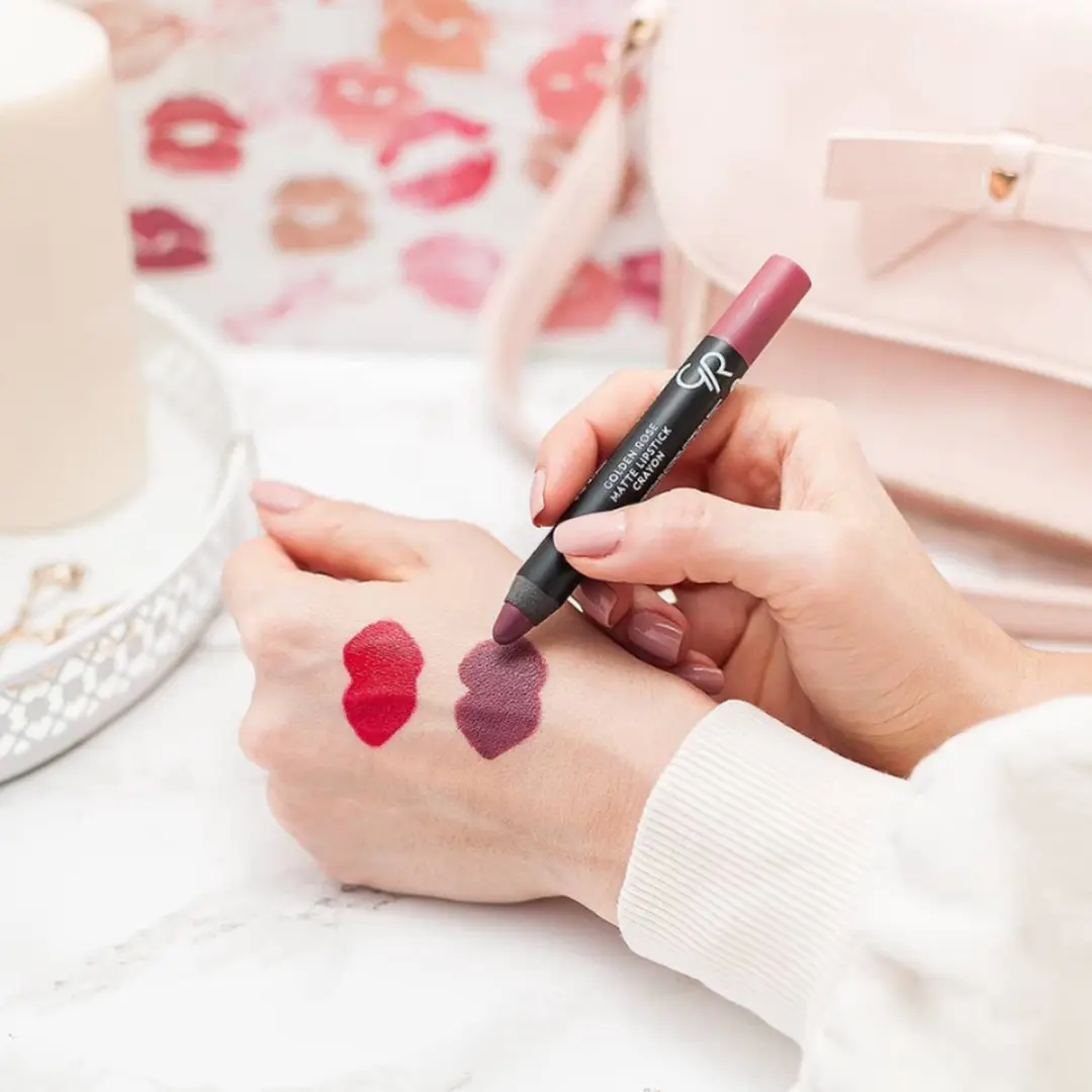 Golden Rose Crayon Matte Lipstick 19 - Donkerroze