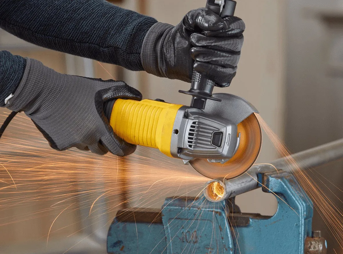 Stanley FATMAX FMEG210K Haakse Slijper 115mm 850W - met Koffer