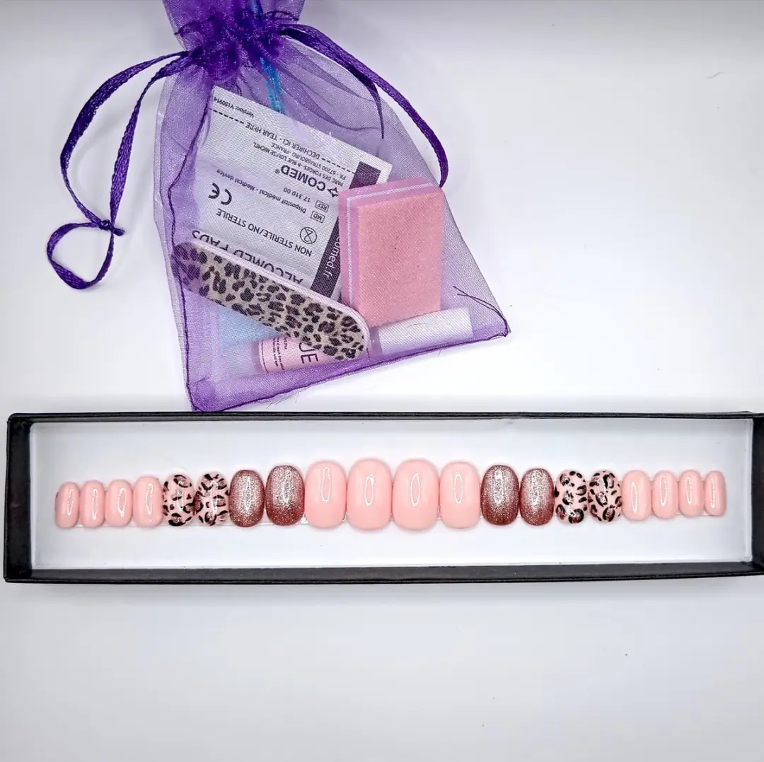 SD Press on Nails Wild Nude Pink Leopard Nagelset - 20 Stuks - M