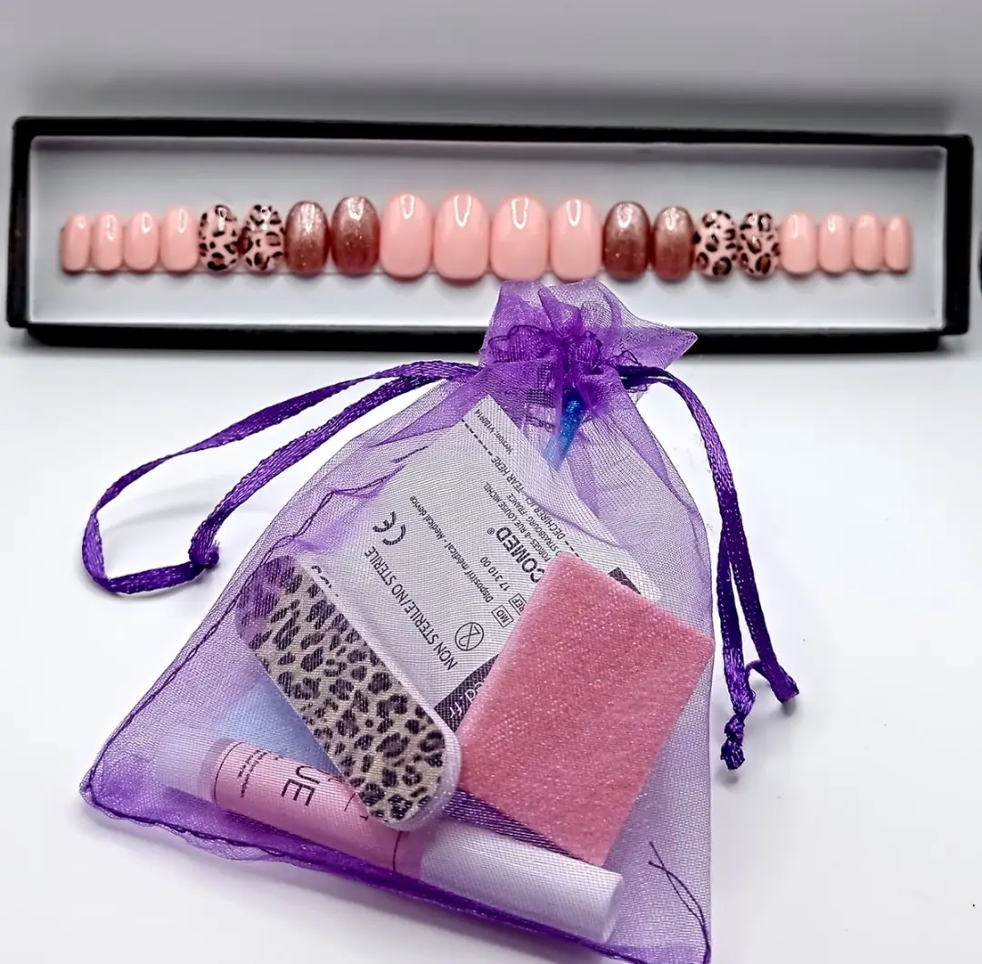 SD Press on Nails Wild Nude Pink Leopard Nagelset - 20 Stuks - M