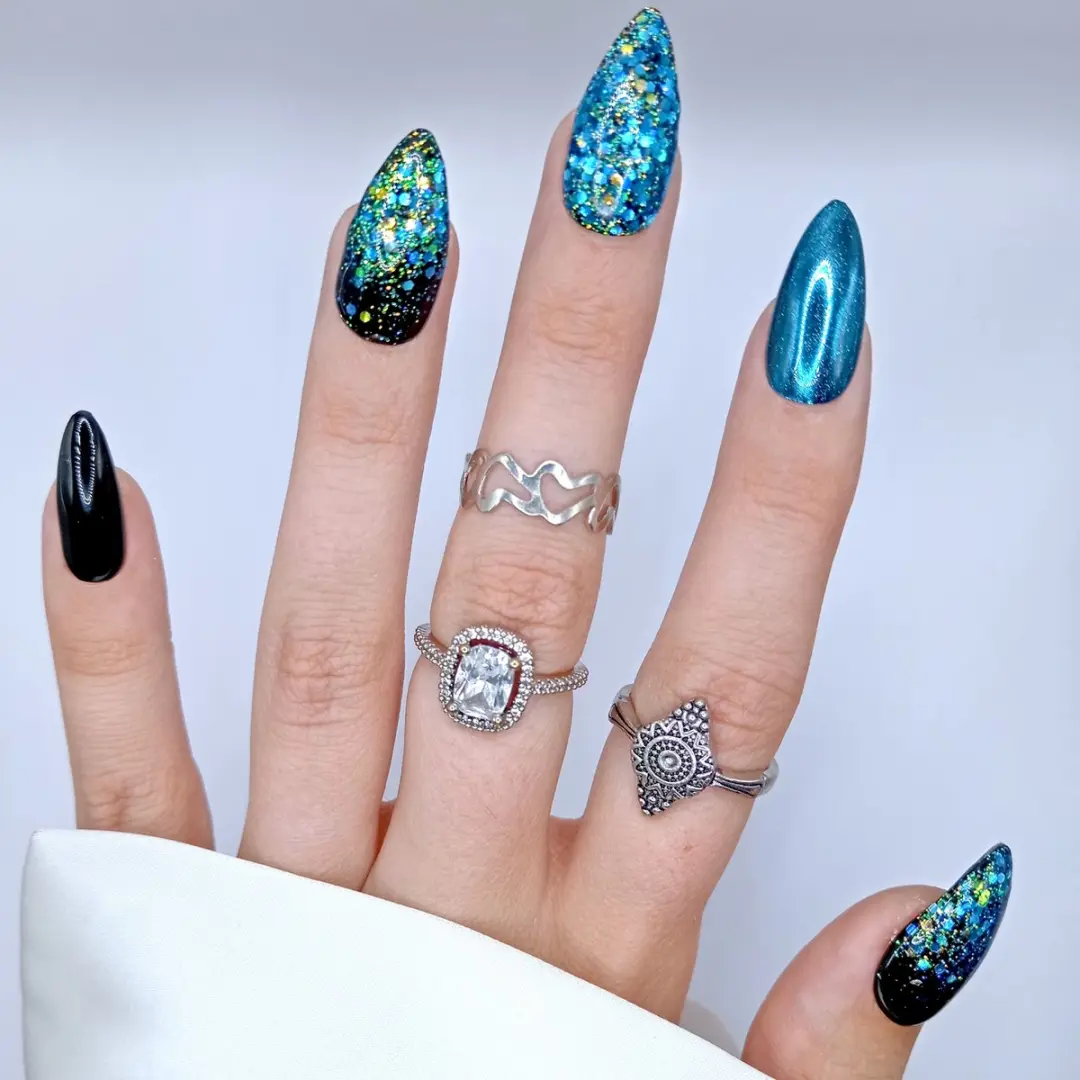 SD Press on Nails Medium Stiletto Blauw Glitter Plaknagels - 20 Stuks