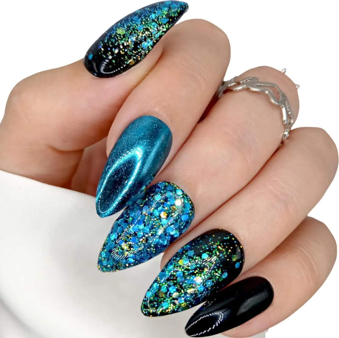 SD Press on Nails Medium Stiletto Blauw Glitter Plaknagels