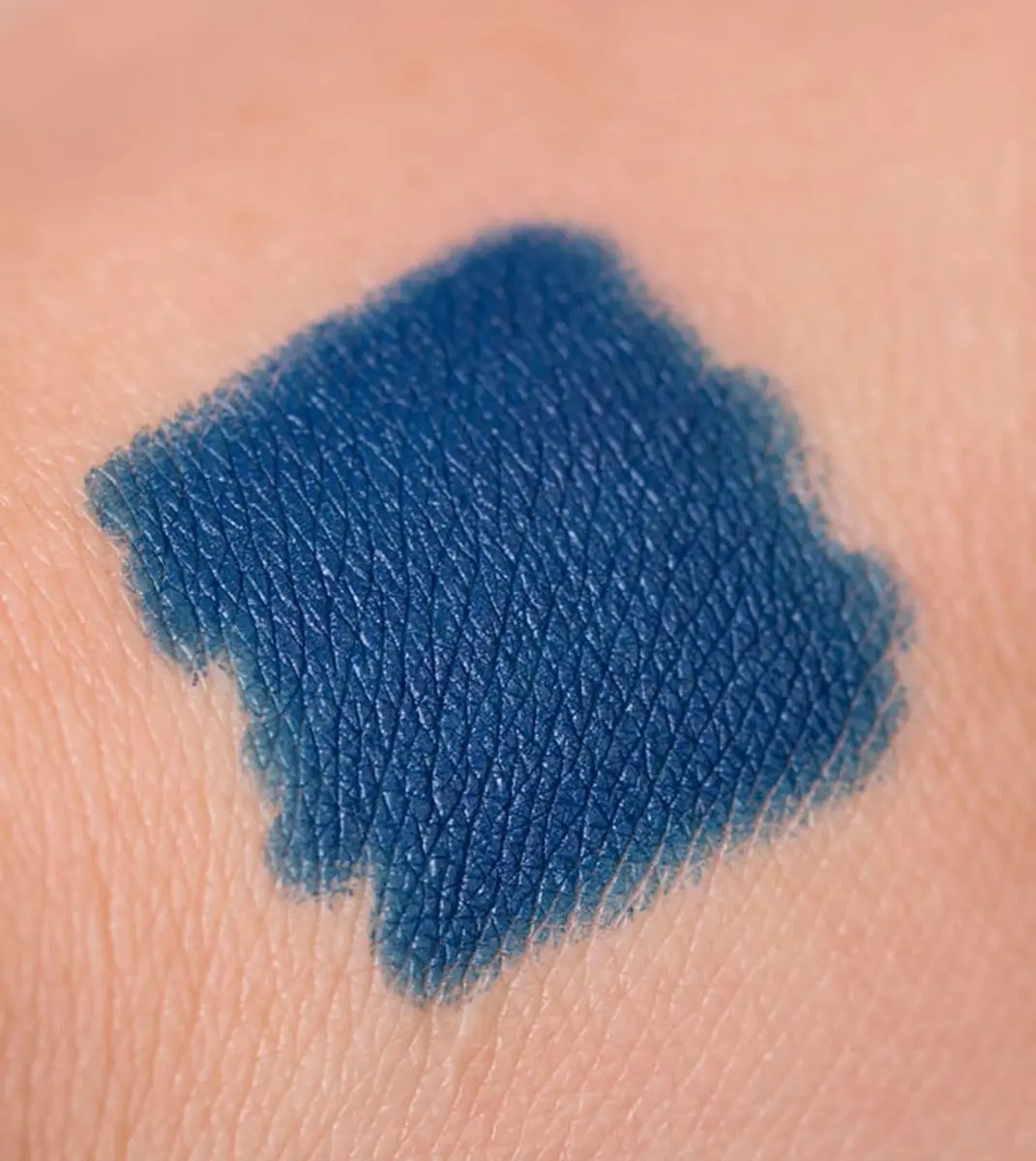 Makeup Revolution Amazing Eyeliner Bad Girl Blue - 7g