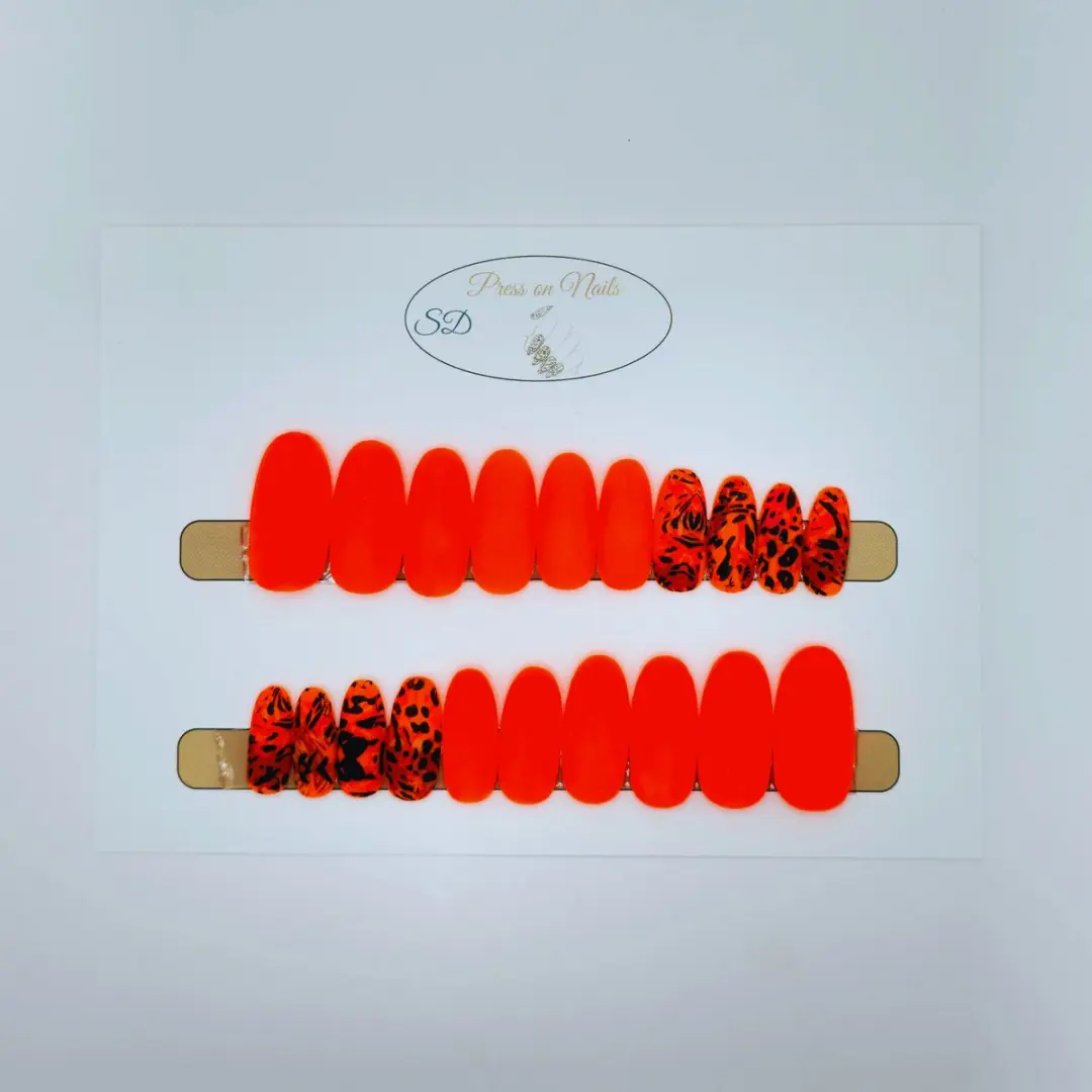SD Press on Nails B-279 Plaknagels Matte Oranje met print - 20 Stuks