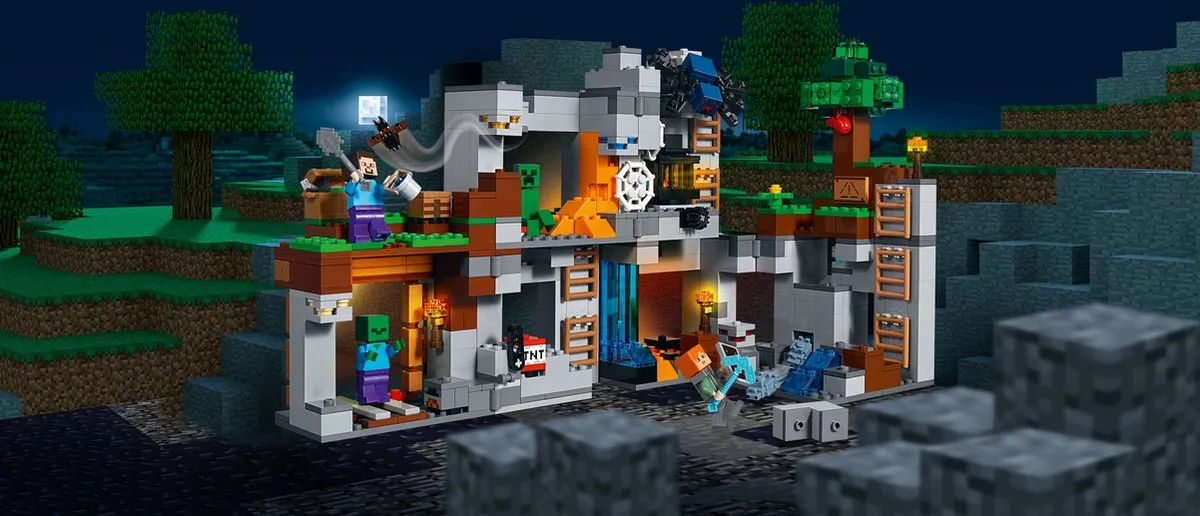 LEGO Minecraft Bedrock Avonturen 21147 - 644 Stenen - 2 Minifiguren