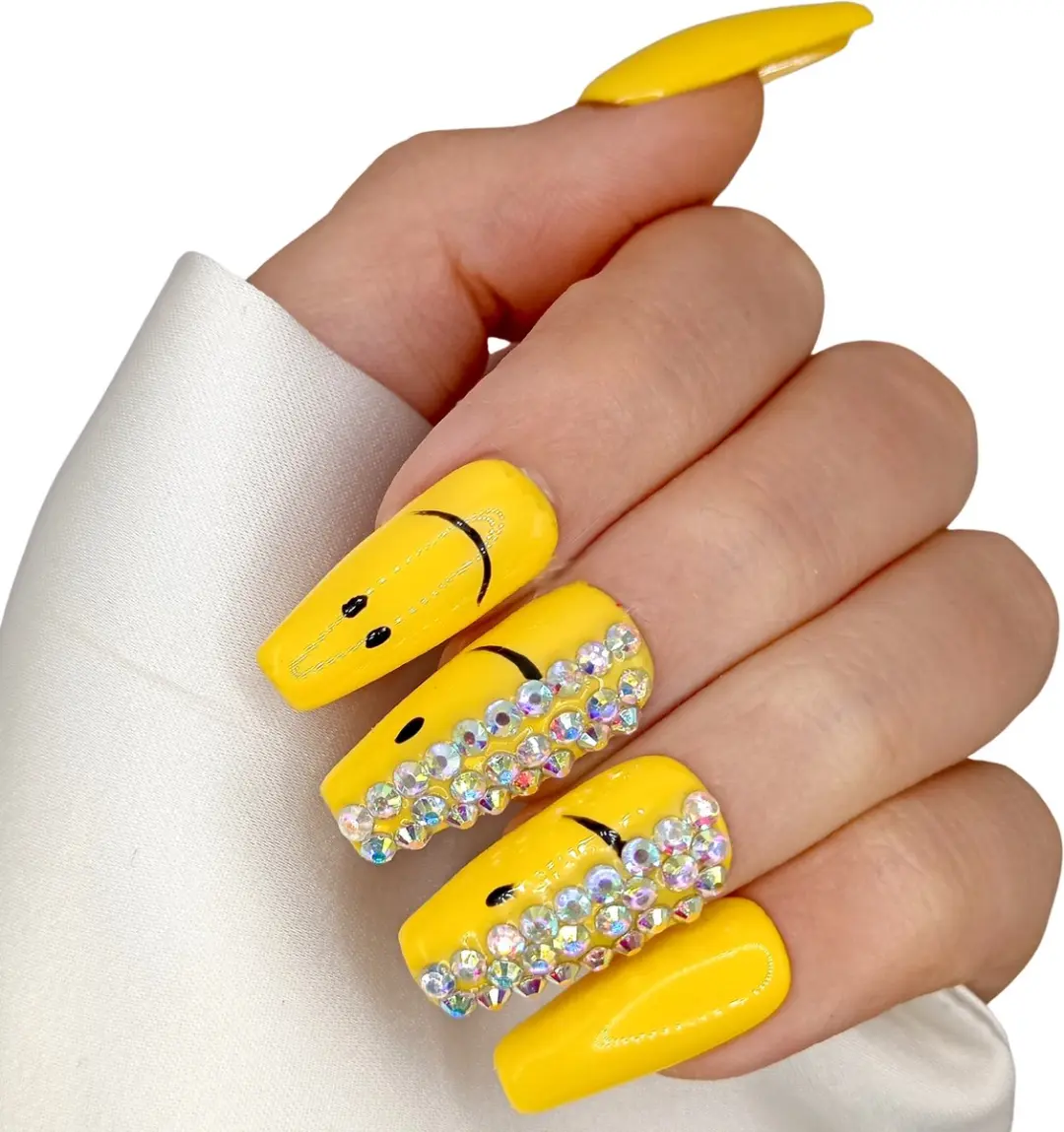 SD Press on Nails Luxury's No. 165 Return of the Smiley