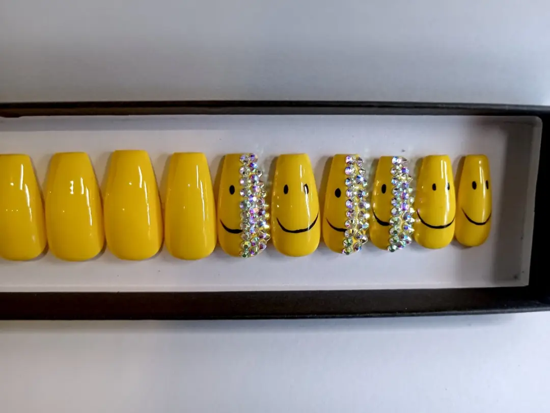 SD Press on Nails Luxury's No. 165 Return of the Smiley - Geel - 20 Stuks - afbeelding 6 van 6