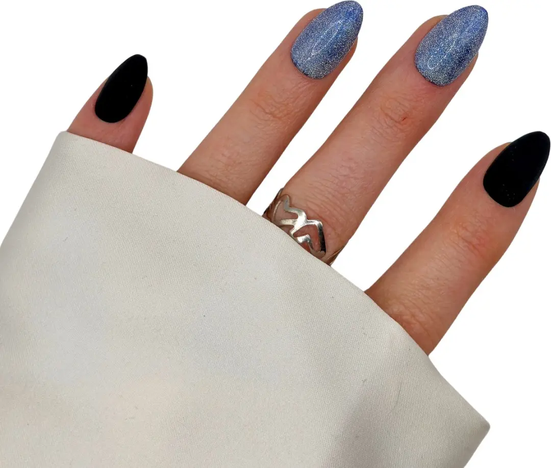 SD Press on Nails B-261 Plaknagels - 20 Stuks - Matte Zwart/Blauw - Medium Almond