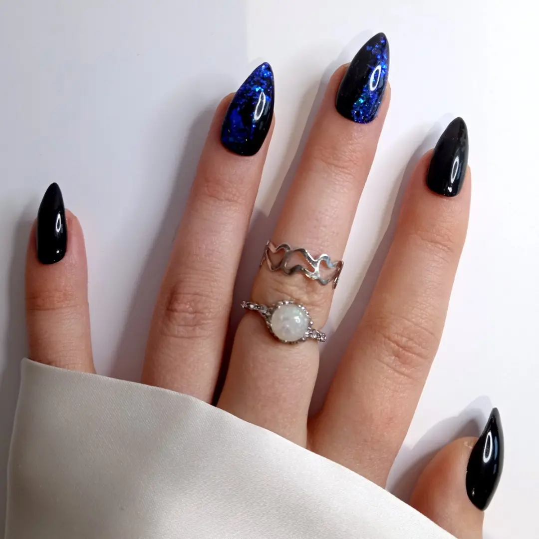 SD Press on Nails B-181 Plaknagels Medium Stiletto - Zwart/Blauw - 20 Stuks