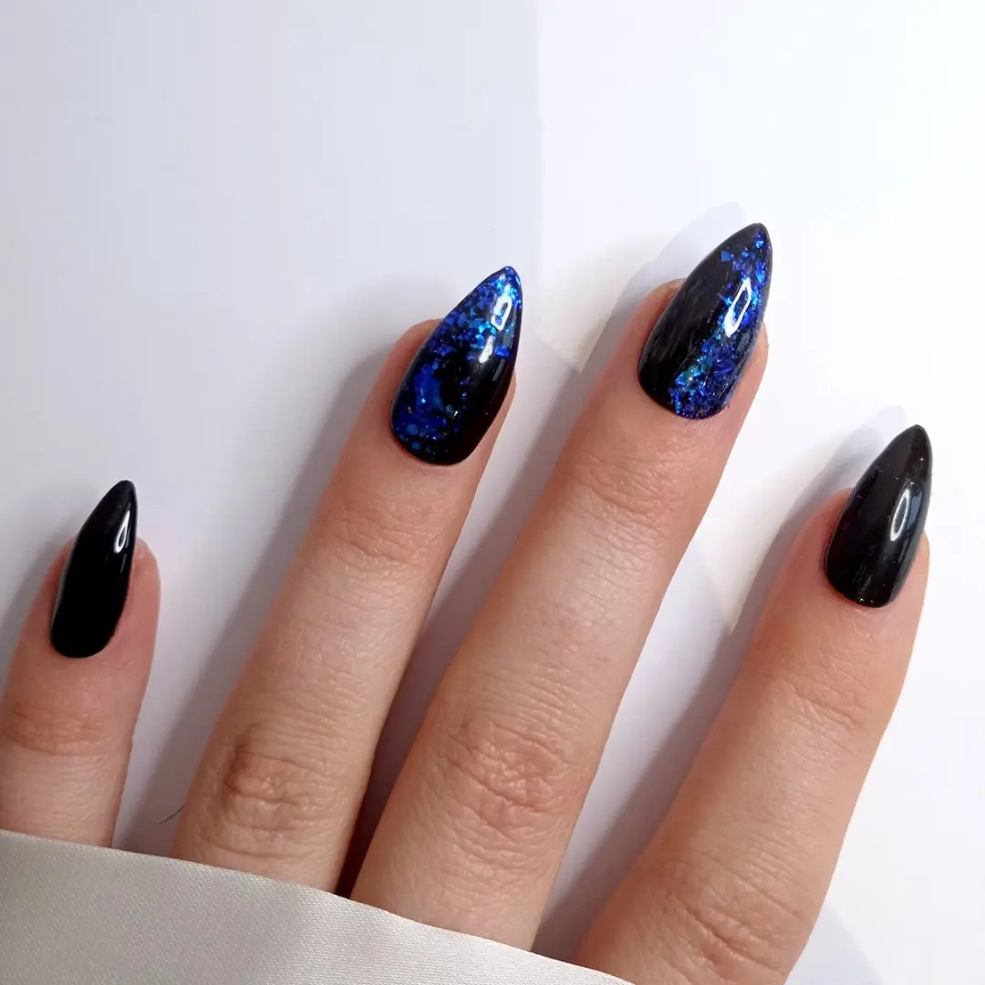 SD Press on Nails B-181 Plaknagels Medium Stiletto - Zwart/Blauw - 20 Stuks