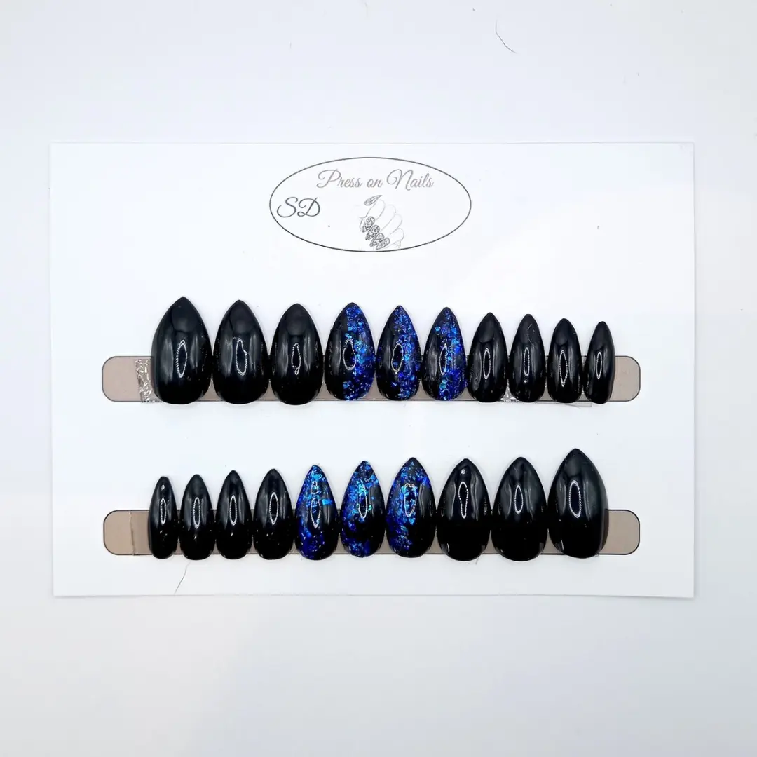 SD Press on Nails B-181 Plaknagels Medium Stiletto - Zwart/Blauw - 20 Stuks
