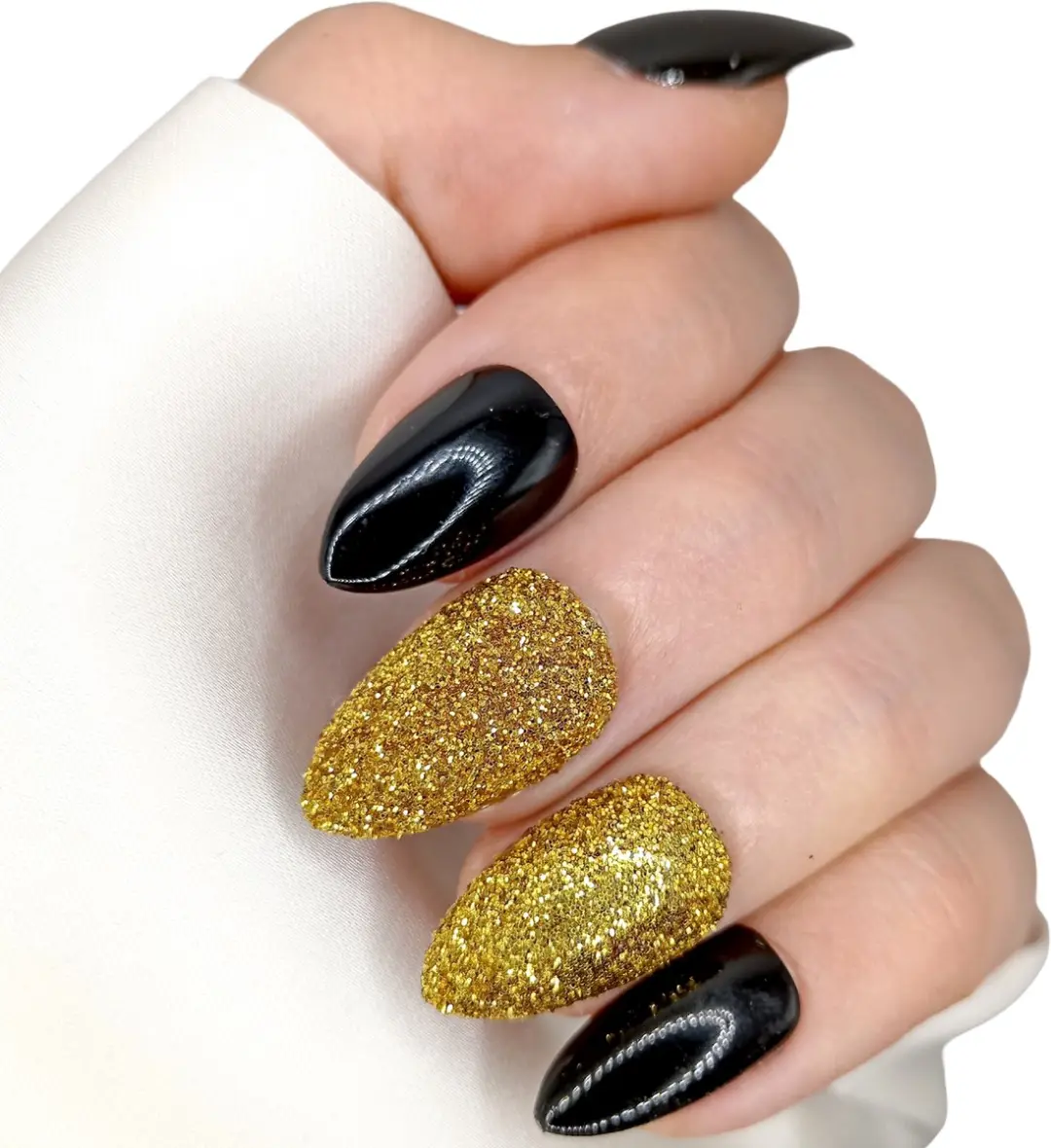 SD Press on Nails No. 2 Gold Dust Medium Stiletto