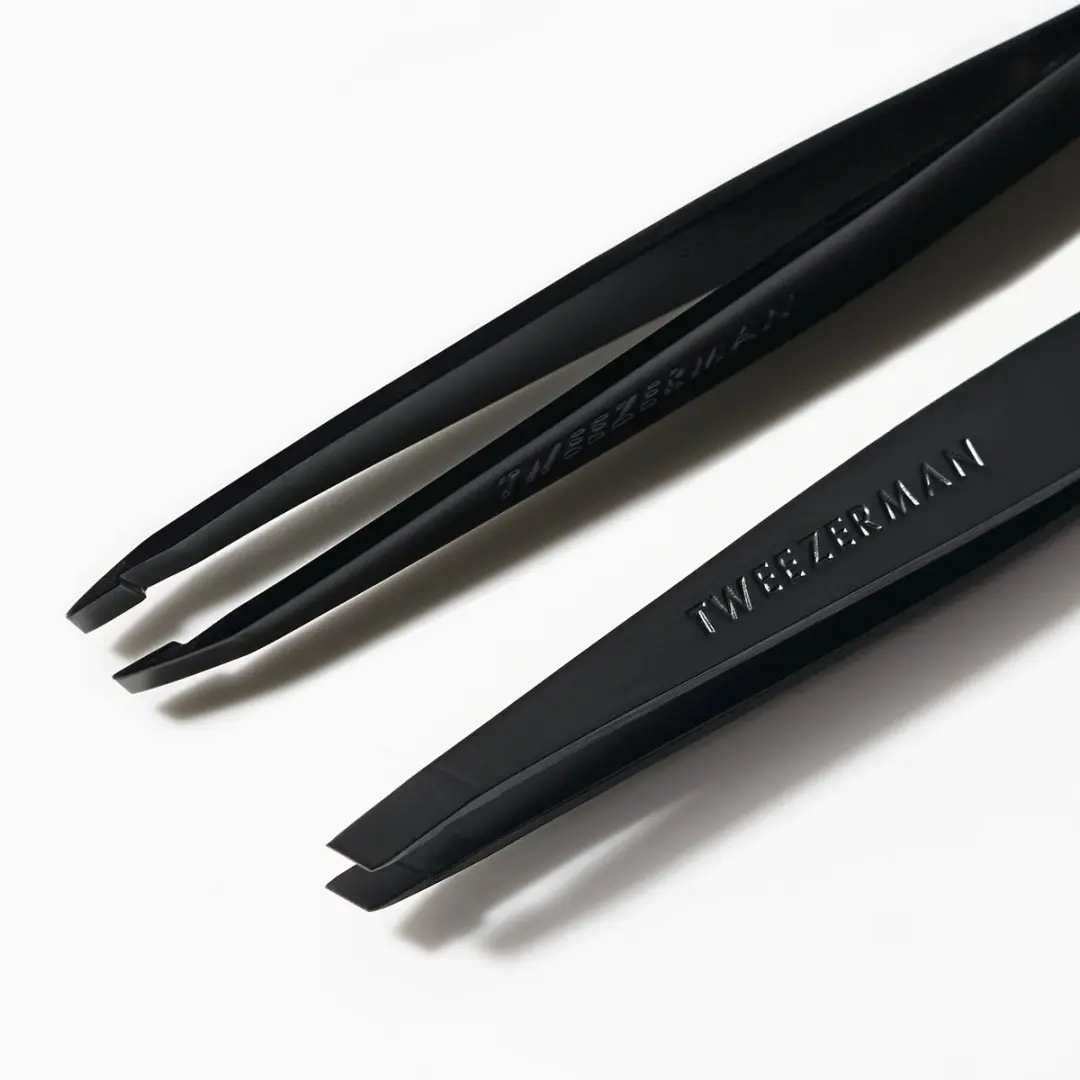 Tweezerman Slant Classic Black Matte Wenkbrauwpincet - Roestvrij staal