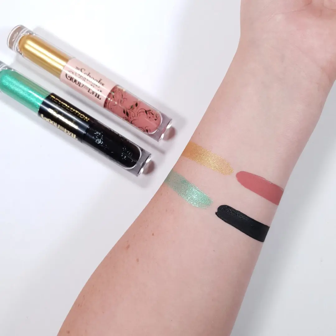 Makeup Revolution x The School Of Good & Evil Liquid Shadow Nevers Oogschaduw - 4.4ml