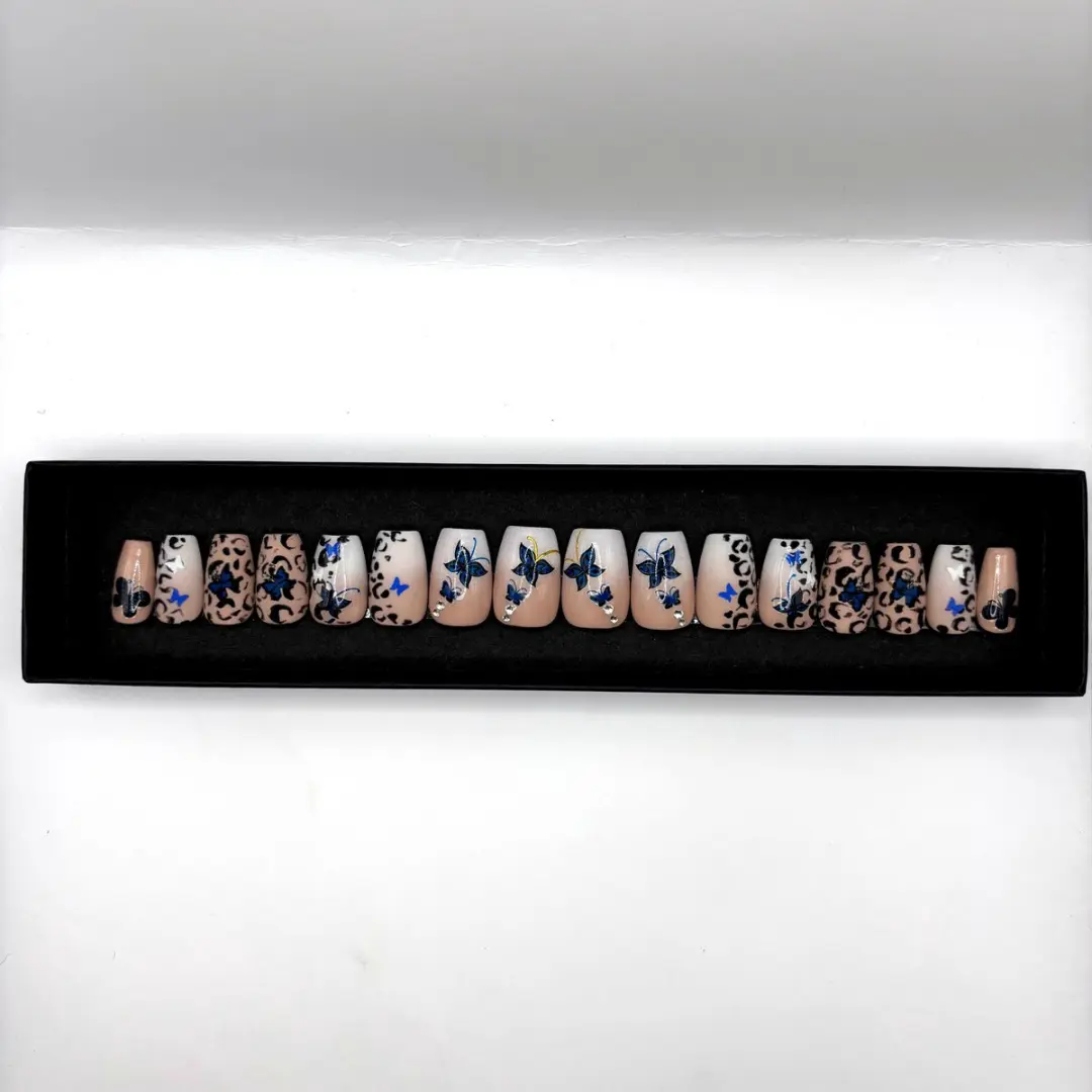 SD Press on Nails No. 47 Mariposa Plaknagels - 20 Stuks - Nude Blauw Vlinders