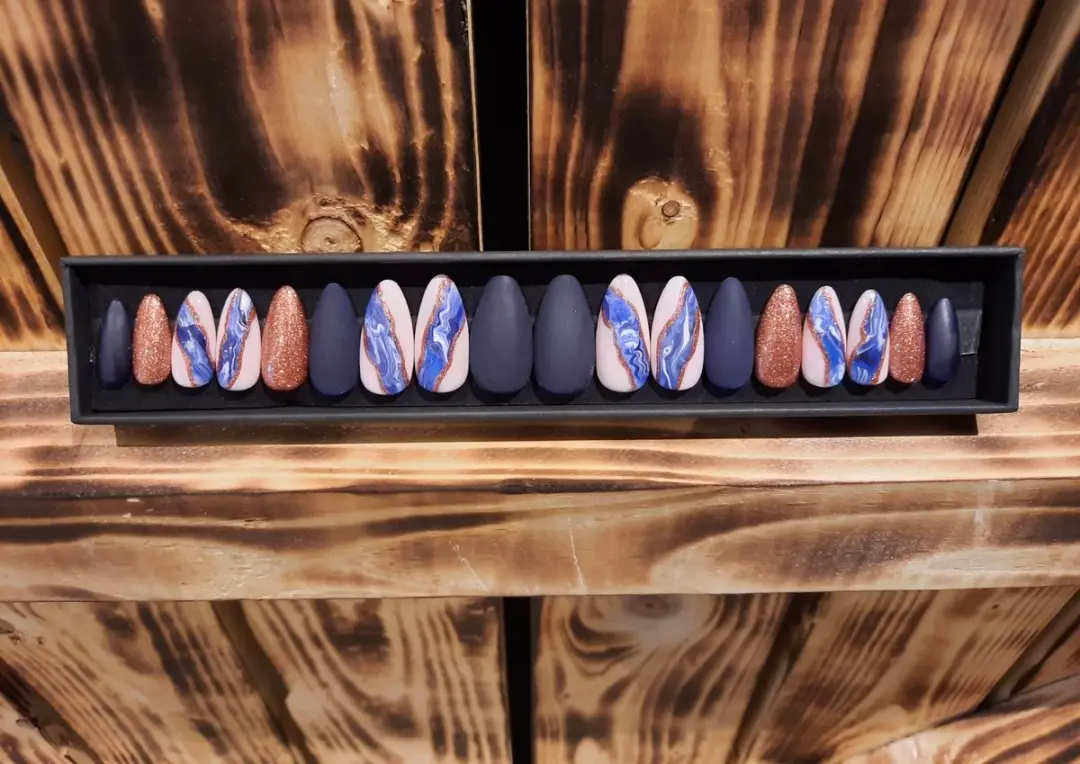 SD Press on Nails Vamos a Marte Plaknagels - 20 Stuks - Blauw/Goud - Stiletto