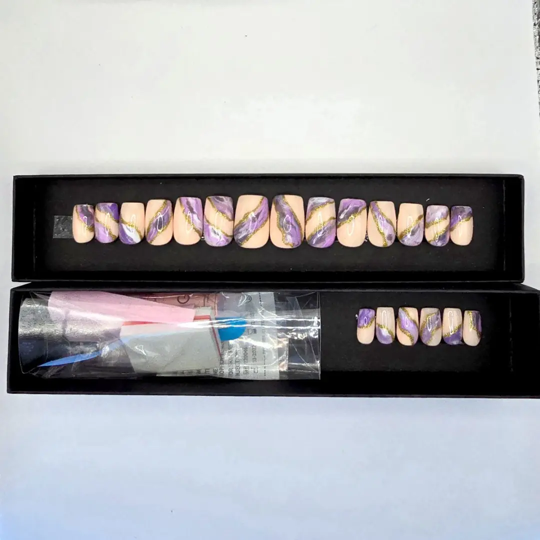 SD Press on Nails Set No. 22 Waves - Medium Plaknagels - Nude/Paars Marble/Goud