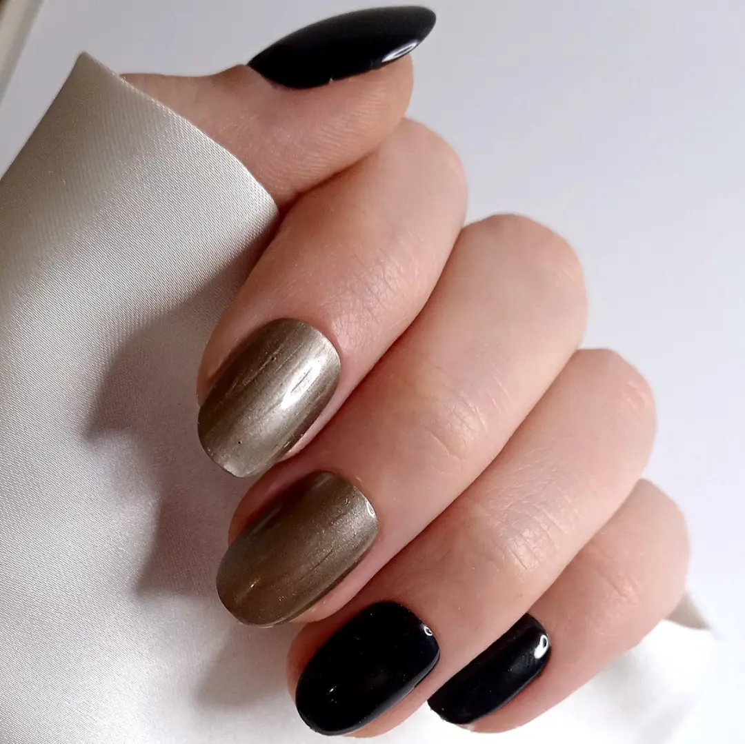 SD Press on Nails B-18 Plaknagels - 20 Stuks - Zwart/Metallic Goud