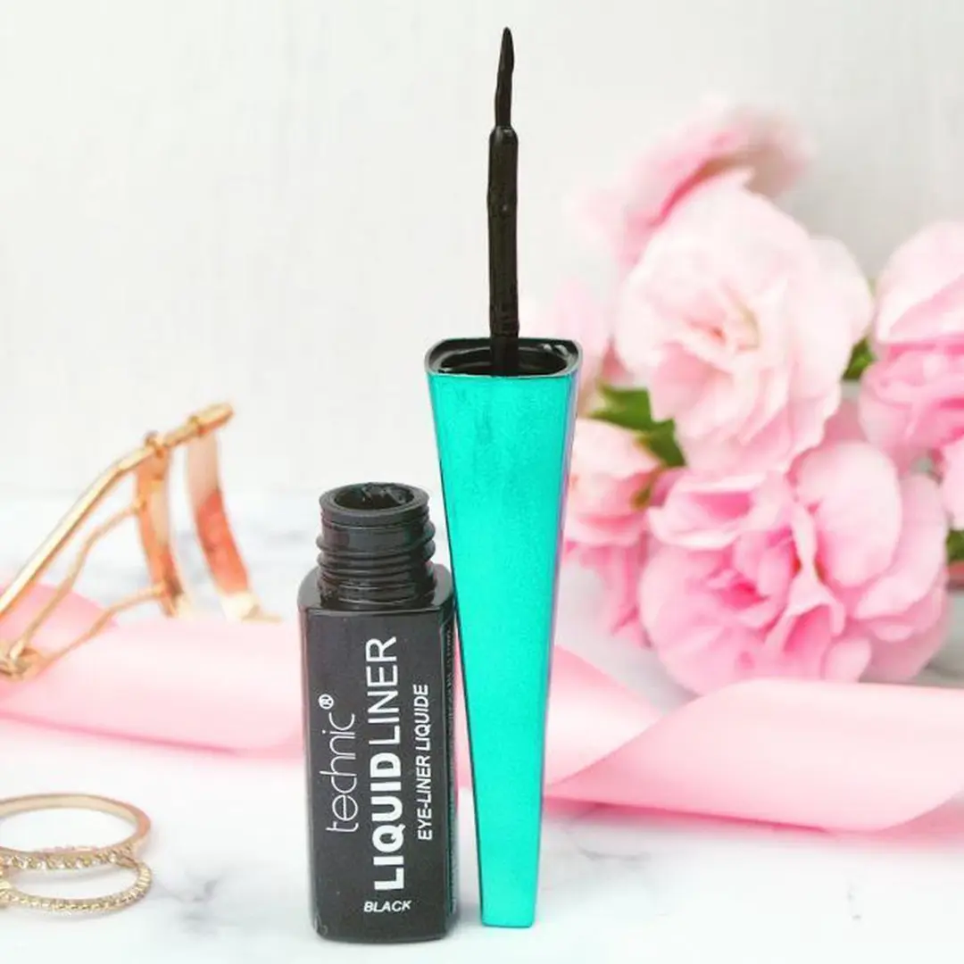 Technic Liquid Waterproof Eyeliner Zwart