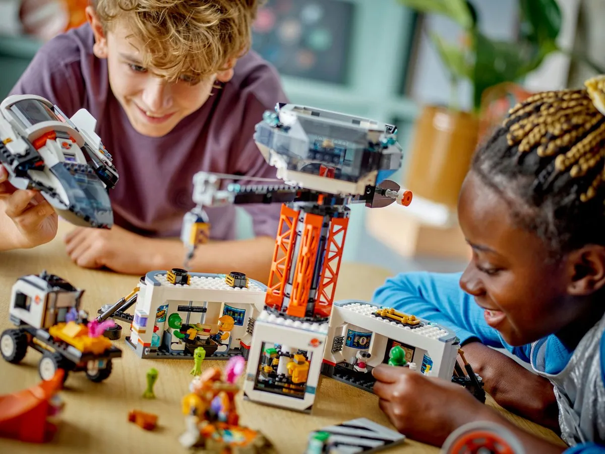 LEGO City Ruimtebasis & Raketlanceringsplatform 60434 - 1422 Stukken