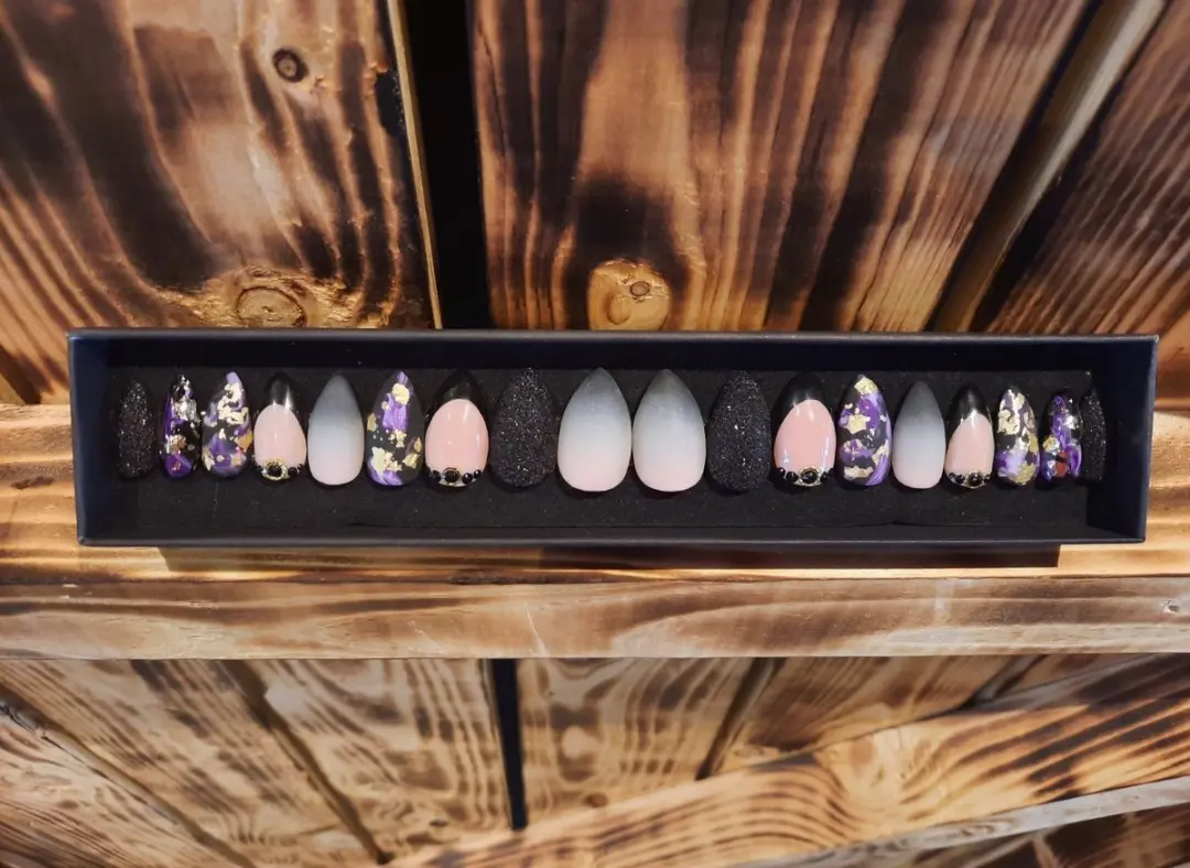 SD Press on Nails No. 117 Bewitched Plaknagels - 20 Stuks - Zwart - Medium Stiletto