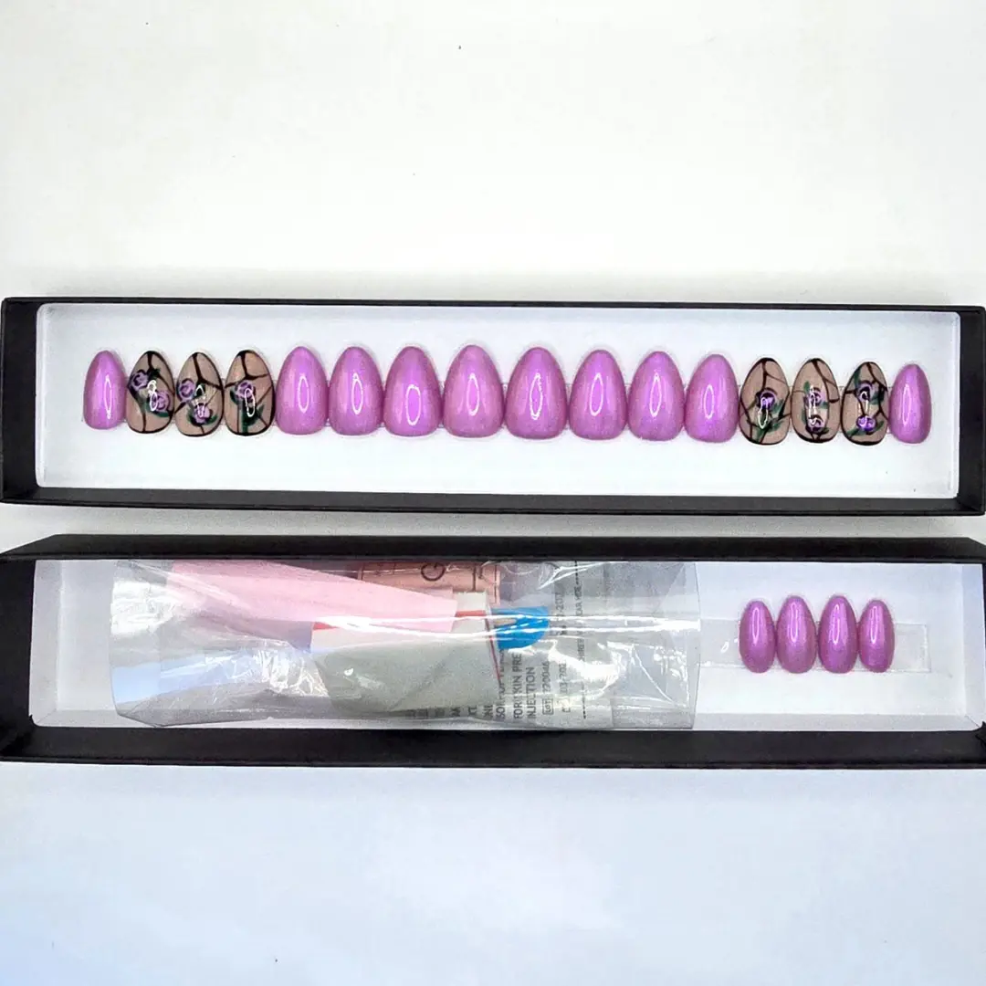 SD Press on Nails No. 46 Rose Colored Glasses Nagelset - Medium Almond - 20 Stuks