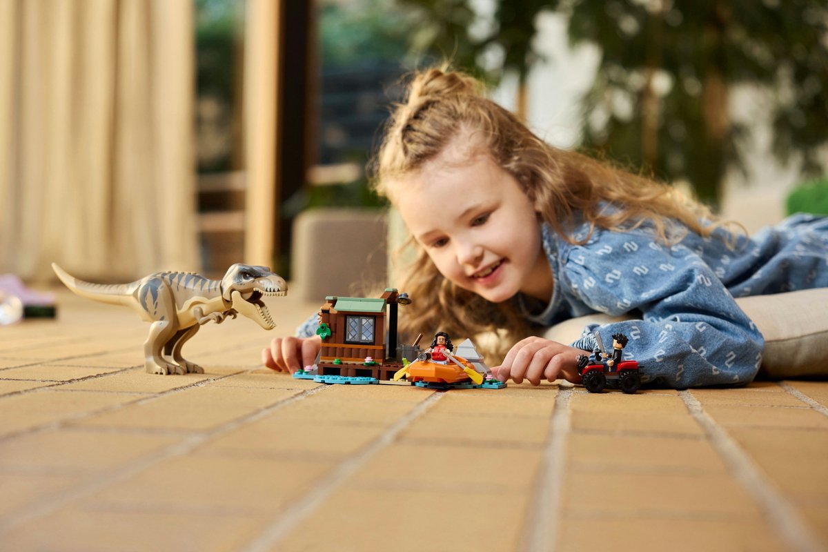 LEGO® Jurassic World T. rex Rivierontsnapping Bouwset - 76975