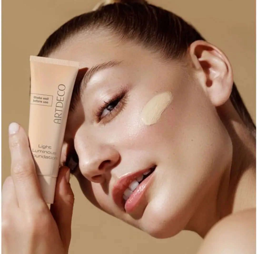 Artdeco Light Luminous Foundation 31 Warm Golden Tan - 25ml