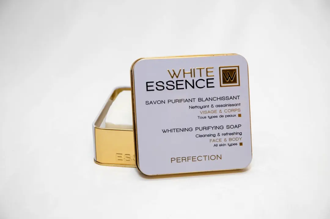 HT26 Paris White Essence Reinigingszeep 200g - Vitamine C & Aloe Vera