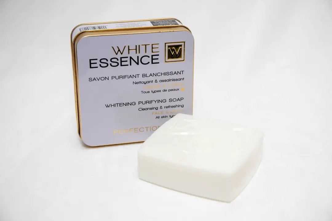 HT26 Paris White Essence Reinigingszeep 200g - Vitamine C & Aloe Vera
