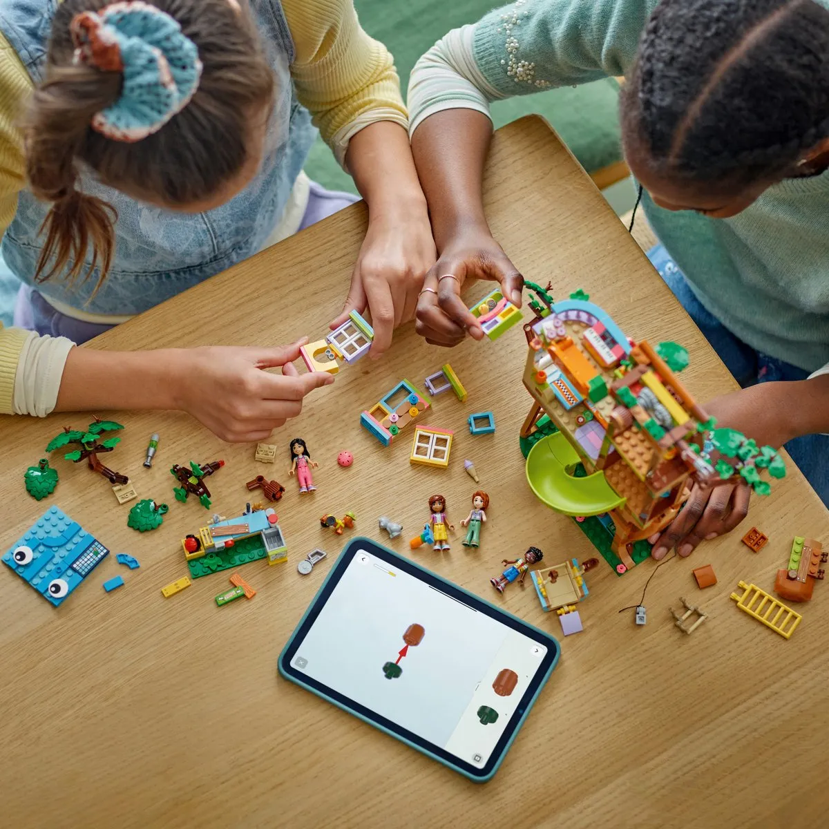 LEGO Friends Boomhut 42652 - 701 Stukken