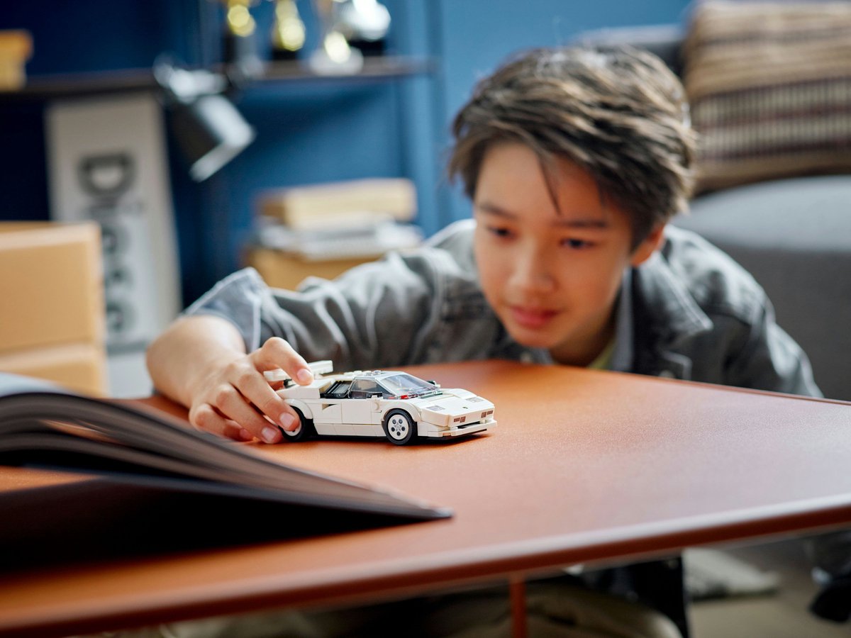 LEGO Speed Champions Lamborghini Countach
- 76908