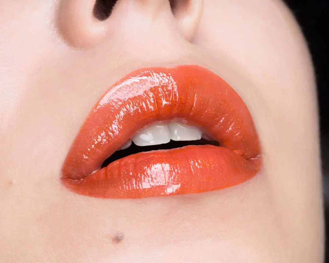 Moira Gloss Affair Luminous Lip Gloss 09 Coral Beach - 2,3 ml