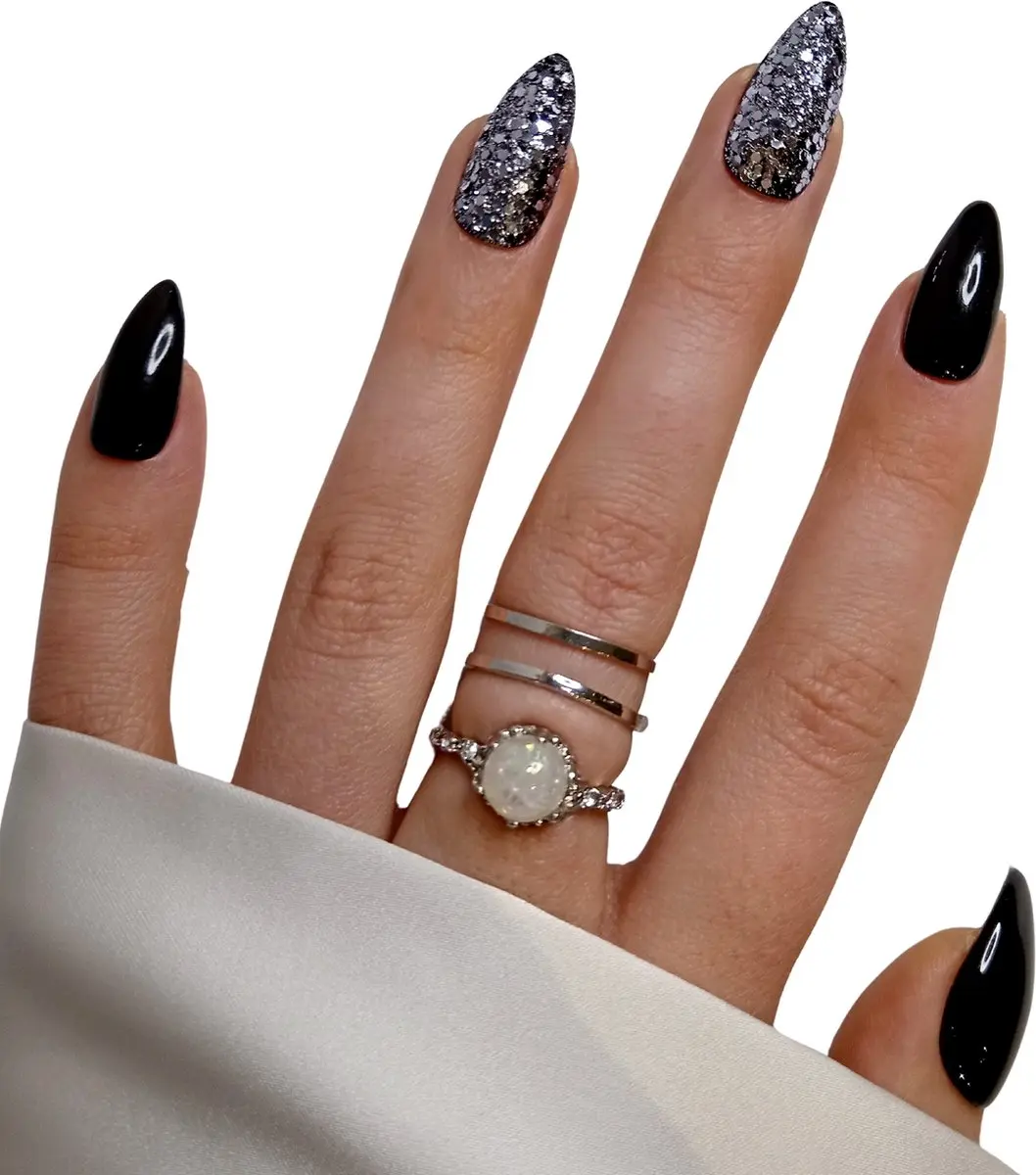 SD Press on Nails No. 66 Black Out Plaknagels - Medium Stiletto - Zwart Zilver Glitter - 20 Stuks