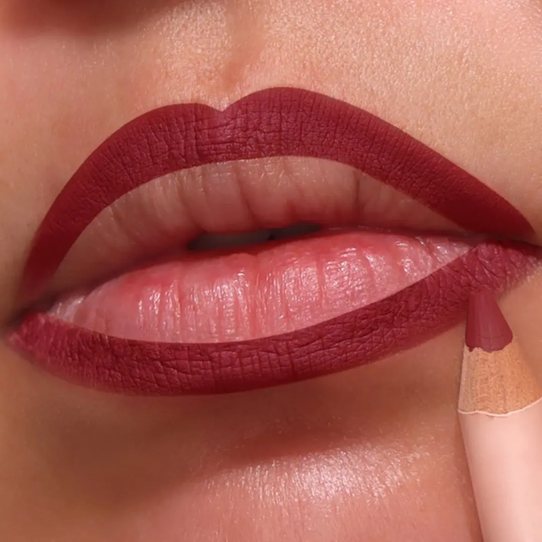 Moira Signature Lip Pencil 012 Daring Red - 1.1g