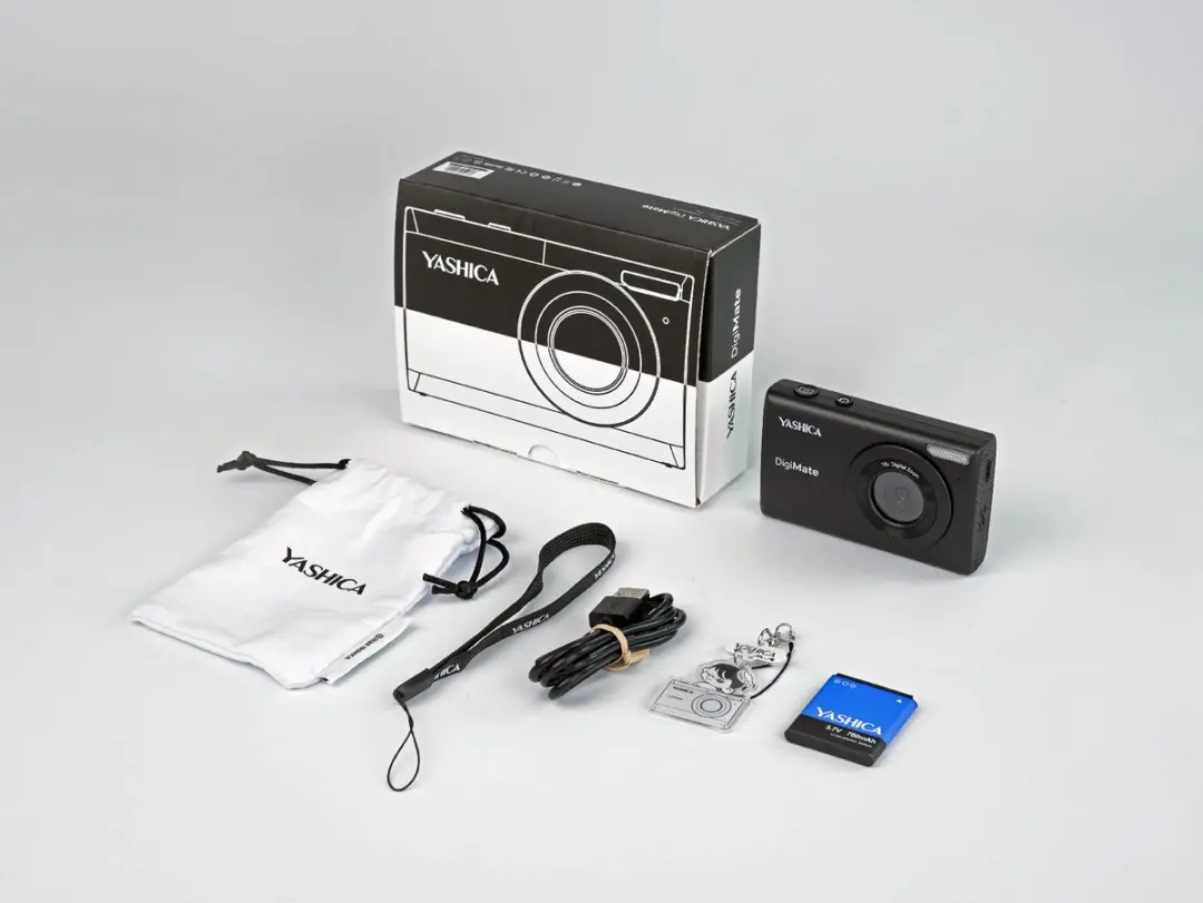 Yashica DigiMate DGM100 Compactcamera - 64MP - Zwart