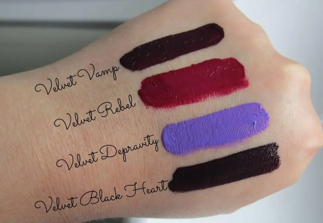 Makeup Revolution Salvation Velvet Matte Lip Lacquer Vamp - 2ml