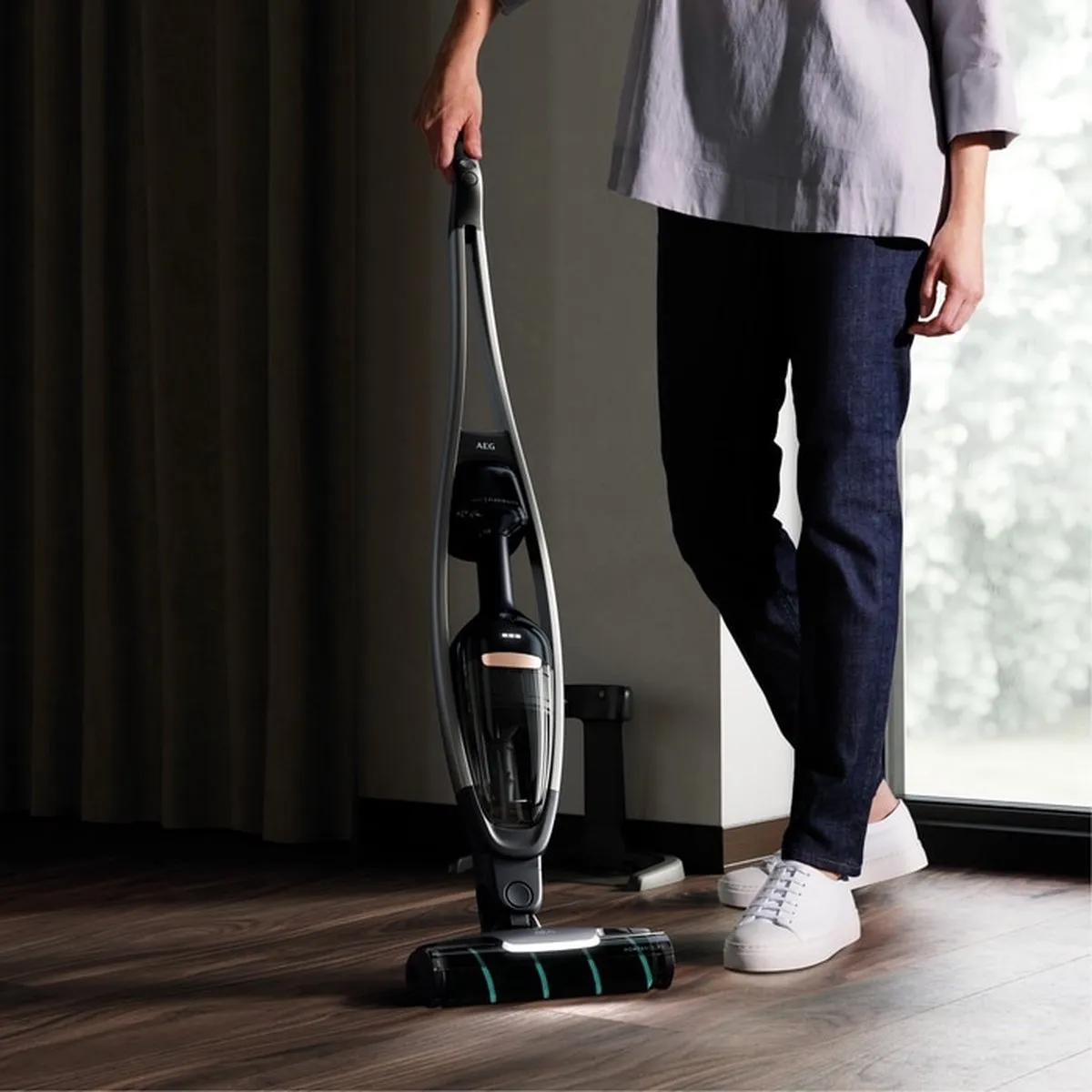 AEG AZE137 Powerroller LED - Zwart