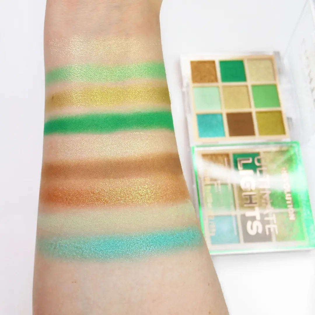 Makeup Revolution Ultimate Lights Palette Feathered Jewels - 8.1g