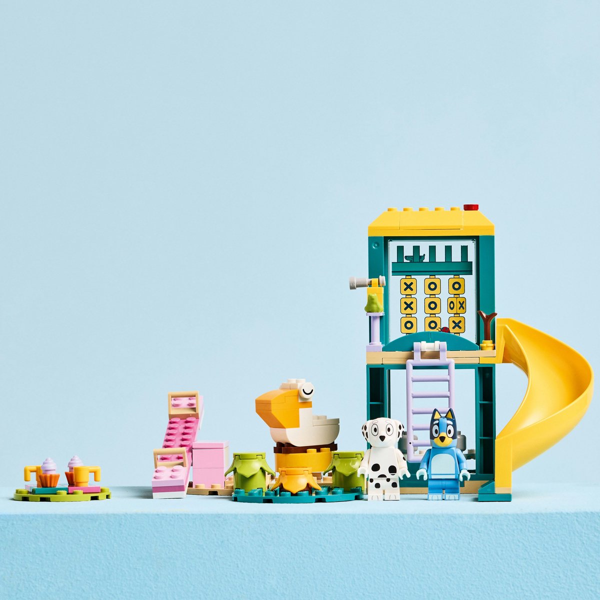 LEGO® Bluey: Bluey en Chloé in de Speeltuin Bouwset - 11201